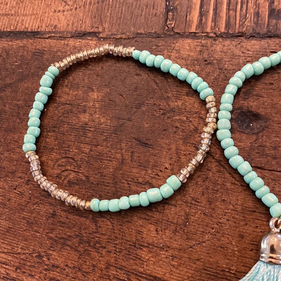 Pretty turquoise stretchy bracelet! - Picture 3 of 7